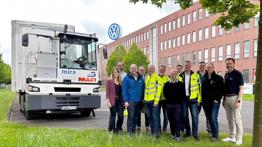 Projektteam der Werkslogistik gemeinsam mit den Partnern Mira und L.I.T. - Bild: Volkswagen