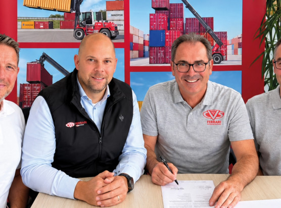 Freuen sich auf die Zusammenarbeit: Olaf Oppermann, Geschäftsführer GS-Gabelstapler Service GmbH, Oliver Hoffmann, Vertriebsleiter CVS Ferrari Deutschland GmbH, Torsten Franke, Gesellschafter und Geschäftsführer GS-Gabelstapler Service GmbH, Florian Hintze, Geschäftsführer GS-Gabelstapler Service GmbH (von links nach rechts).