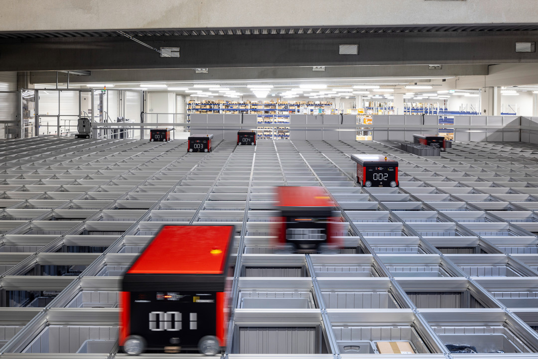 Die Lösung von Dematic vereint mehrere fortschrittlichste Technologien und umfasst unter anderem ein platzsparendes AutoStore™-System. - Bild: Dematic Die Lösung von Dematic vereint mehrere fortschrittlichste Technologien und umfasst unter anderem ein platzsparendes AutoStore™-System. - Bild: Dematic