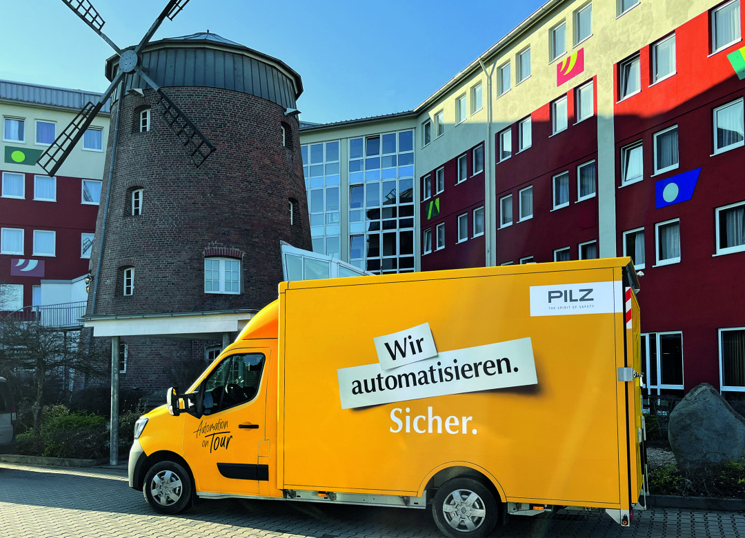Mit seiner kostenlosen Seminarreihe „Automation on Tour 2026“ informiert Pilz als Experte für sichere Automation unter anderem darüber, wie die kommenden Anforderungen der EU-Maschinenverordnung 2023/1230 umzusetzen sind. - Bild: Pilz GmbH & Co. KG