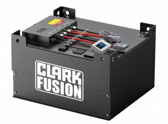 Die Clark Fusion Lithium-Ionen-Batterietechnologie sowie das neue Multispannungsladegerät für Spannungsklassen von 48 und 80 Volt setzen neue Maßstäbe für Effizienz und Transparenz in der Intralogistik 4.0.