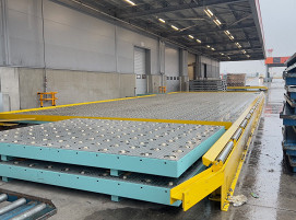 Castor-Deck-Module im Detail: Kugelrollenfelder und Seitenschub ermöglichen präzises Positionieren und schnelles Umsetzen von ULDs im Außenbereich.