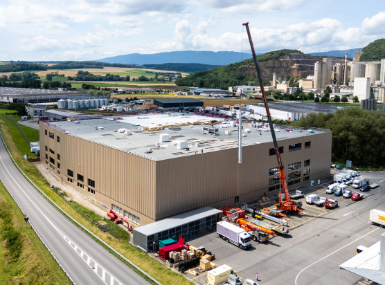 Das neue Distributionszentrum von QoQa und KNAPP in Eclépens nach der Inbetriebnahme.